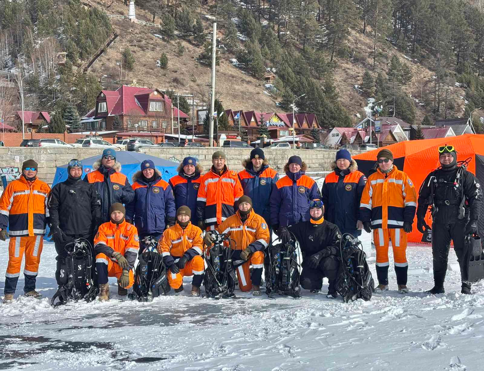 Монгол, ОХУ-ын онцгойгийн албан хаагчид 20-27 метрийн гүнд шумбалт хийж, харилцан туршлага солилцлоо